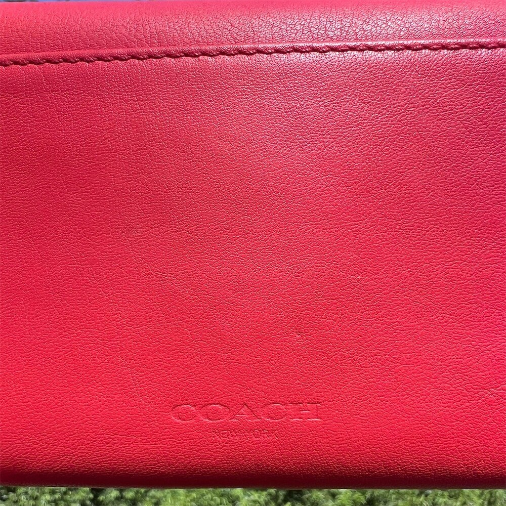 VINTAGE COACH Smooth Leather Y2K Red Turn-Lock Wallet with Silver Hardware - Picture 13 of 13